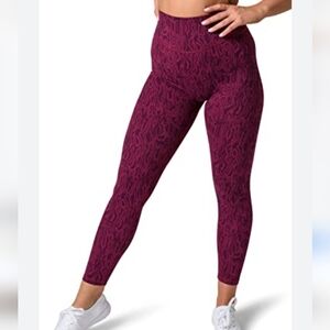 Kamo Fitness Serenity Highwaist Legging In The Color Purple Potion Size M